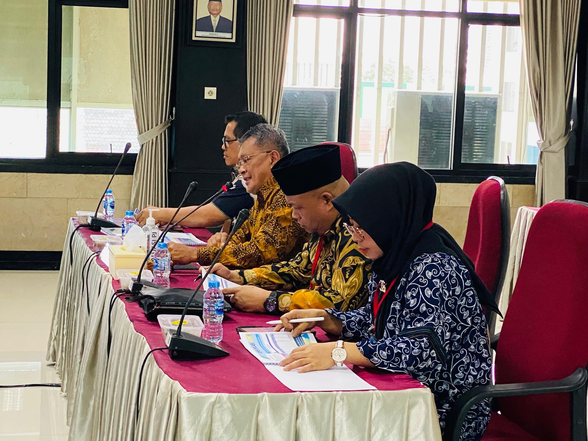 Pj Wali Kota Kendari, Muhammad Yusup, capaian strategis, Triwulan IV 2024, inflasi rendah, penurunan stunting, kemiskinan ekstrem, layanan kesehatan, revitalisasi pasar, Mal Pelayanan Publik.
