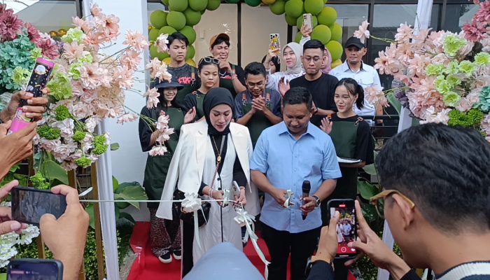 2 Sisi Coffee Resmi Dibuka, Hadirkan Konsep Unik dengan Layanan Car Wash