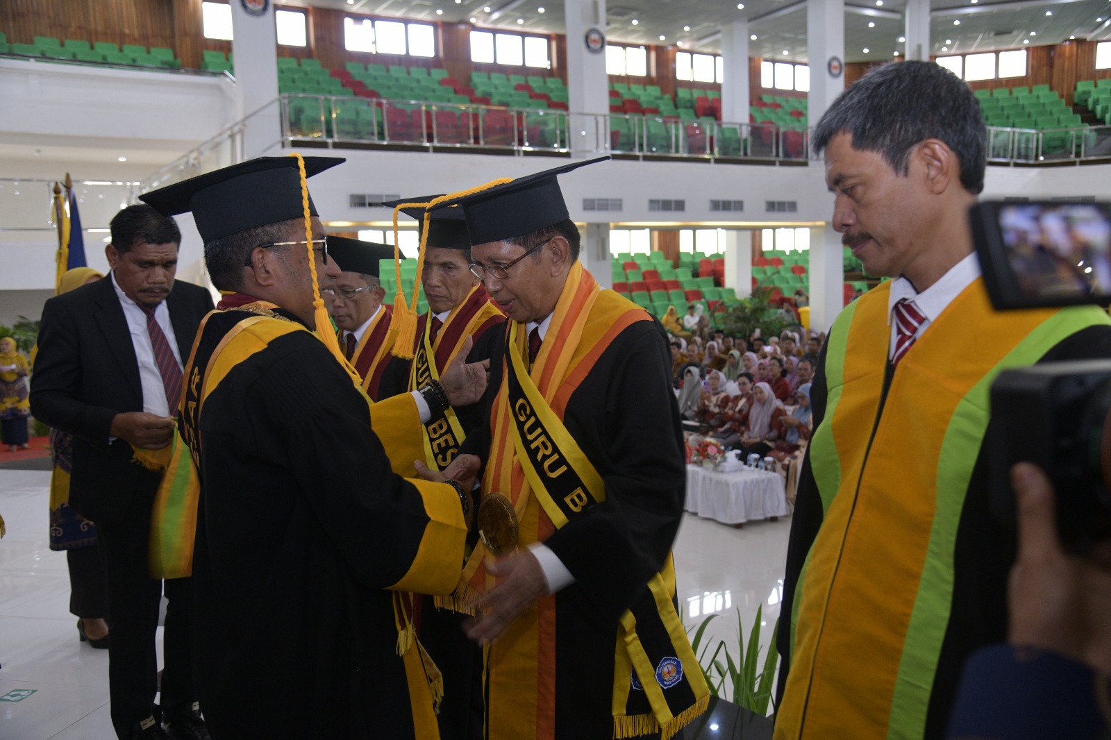 Prof. Dr. Abdul Kadir, M.Si