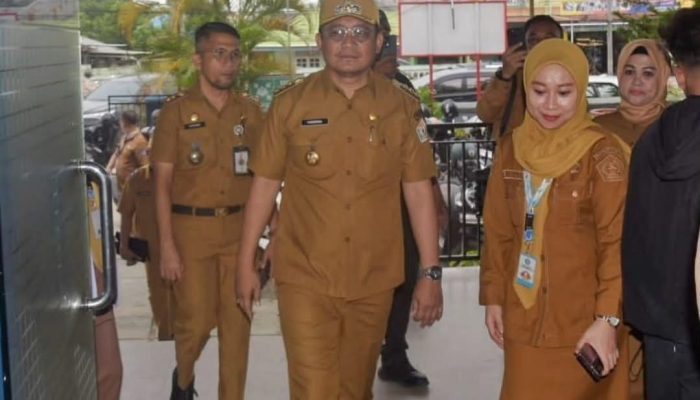 Kendari Kirim 580 Jemaah Haji, Pj Wali Kota Saksikan Pemeriksaan Kesehatan di Puskesmas Lepo-lepo