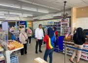 Sidak Disperindag Sultra Temukan Buah Busuk dan Produk Rusak Masih Dijual di Ritel Modern