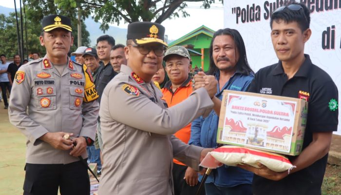 Bakti Sosial Polda Sultra, Bantuan Sembako untuk Warga Langgikima