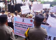 Ratusan Honorer Kota Kendari Desak Kejelasan Status PPPK di Kantor DPRD