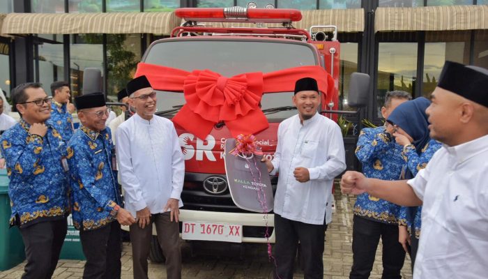 Sinergi Kalla Toyota dan Pemkot Kendari, Armada Pemadam Baru dan Rencana 65 Mobil Pick Up untuk Kebersihan