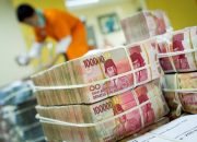 Rupiah Terjun Bebas, Alarm Ekonomi Berbunyi Keras