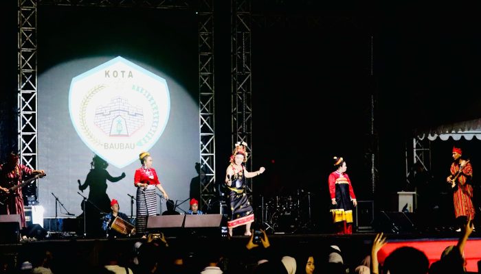Kolaborasi Etnik-Modern Baubau Pukau Festival Harmoni Sultra, Wali Kota Beri Aplaus Meriah