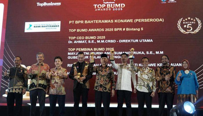 Gubernur Sultra Andi Sumangerukka Raih Penghargaan Nasional Pembina BUMD 2025