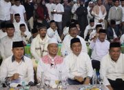 Momen Khidmat Gubernur ASR Bersama Ribuan Warga di Tabligh Akbar HUT Sultra