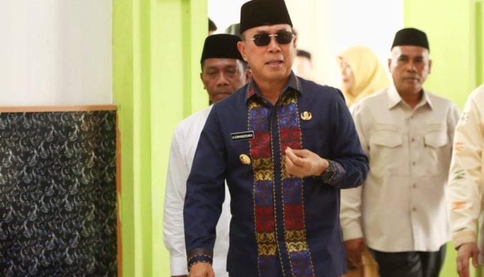 Setiap Calon Haji Sultra Terima Uang Saku dari Gubernur Andi Sumangerukka