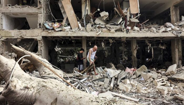 Tel Aviv Hancur Lebur Dihantam Rudal Iran, Bangunan Bertingkat Runtuh!