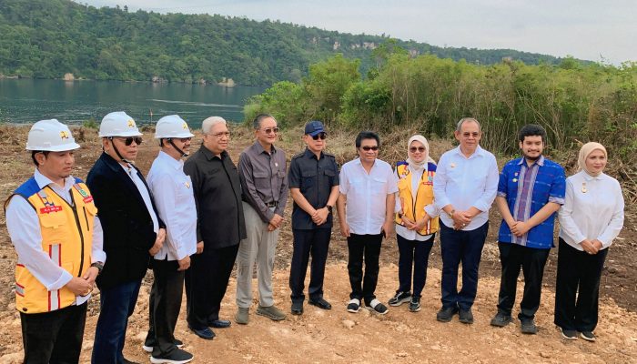 Dukungan Penuh Buton Selatan, Bupati Busel Dampingi Menteri PUPR Tinjau Lokasi Jembatan Buton-Muna
