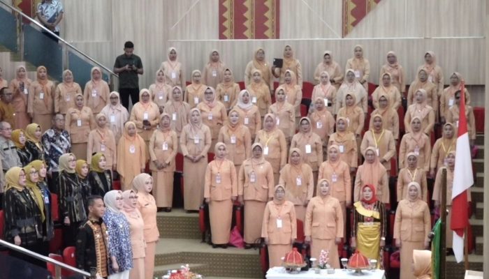 Siska Karina Imran Apresiasi Kontribusi Istri ASN, Dukung Penuh Peran DWP di Kendari