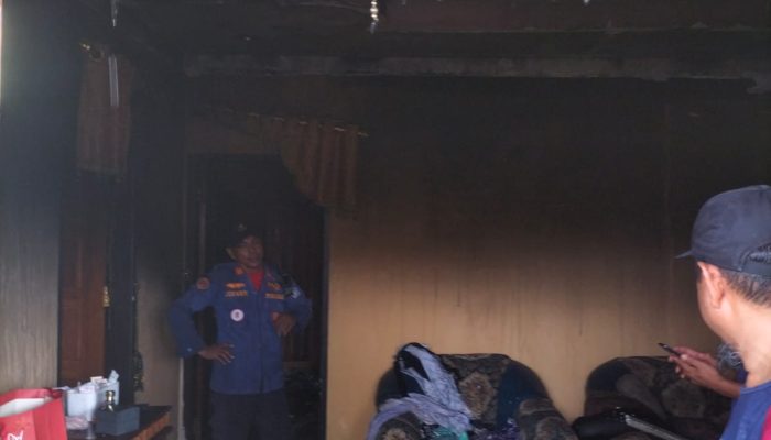 Rumah Warga di Kendari Terbakar, Damkar Kendali Api dalam 19 Menit