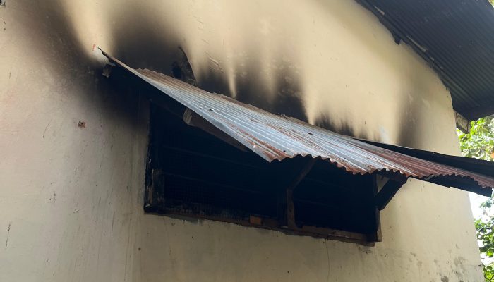Api Lahap Rumah Pendeta di Kendari, Kesigapan Warga Selamatkan Bangunan