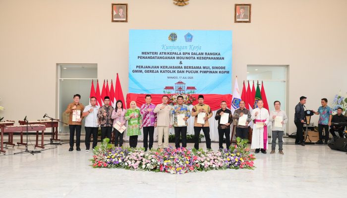Serahkan Sertipikat di Sulut, Menteri Nusron Komitmen pada Era Presiden Prabowo PR di Bidang Pertanahan Harus Selesai