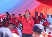 Bupati Kolaka dan Warga Menyatu, Rayakan HUT Kemerdekaan ke-80 dengan Gerak Jalan