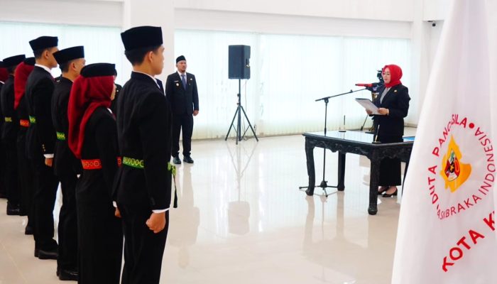 Siska Imran Kukuhkan Paskibraka dan Duta Pancasila