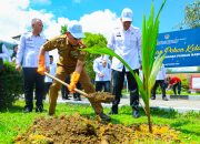Gubernur Andi Sumangerukka Tanam Pohon Kelapa, Dukung Ketahanan Pangan Nasional dari Kendari