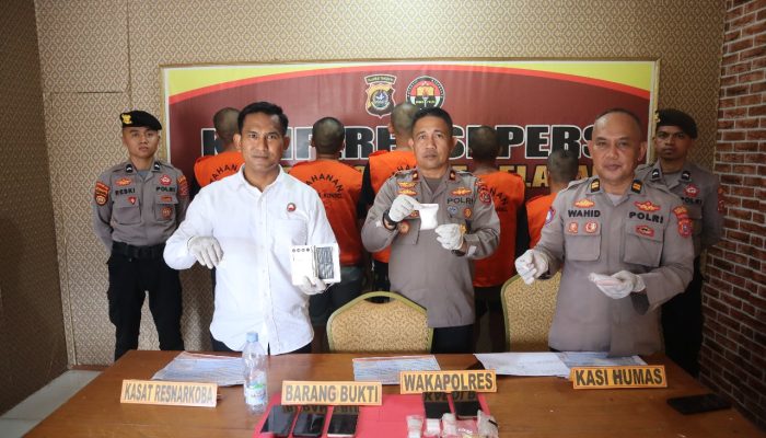 Polres Konsel Ungkap Jaringan Narkotika, Lima Tersangka Diamankan dengan Puluhan Gram Sabu
