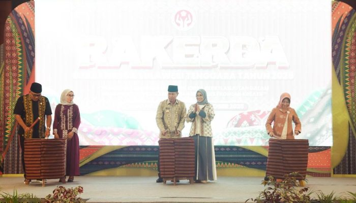 Gubernur Sultra Buka Rakerda Dekranasda 2025, Dorong Sinergi Perajin Berkelanjutan