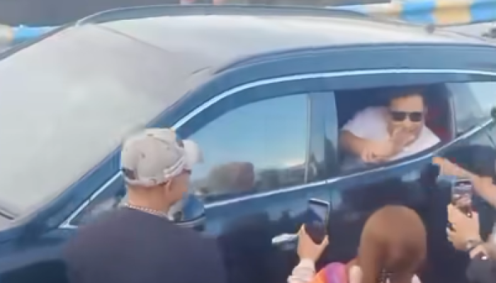 LM Rusman Emba Hirup Udara Segar, Video Kedatangan di Bandara Kendari Viral di Medsos