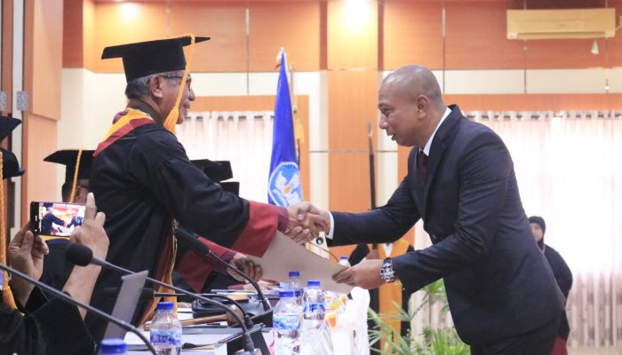 Raih Cumlaude UHO, Wadir Reskrimsus Polda Sultra Sandang Gelar Doktor Ilmu Manajemen