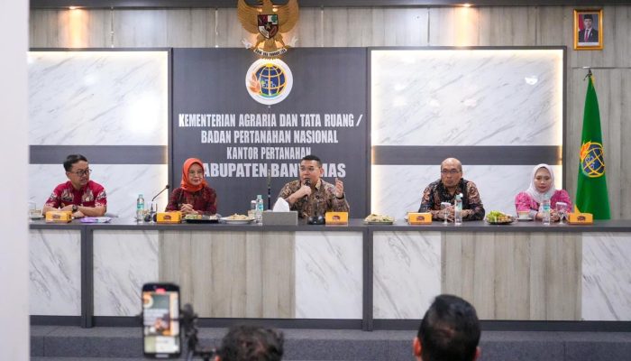 Tinjau Kantah Kabupaten Banyumas, Wamen Ossy Tekankan Pentingnya Peningkatan Kualitas Layanan