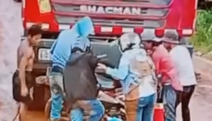 Dump Truck PT TRK Tabrak Karyawan Kontraktor, Korban Terbaring Luka Berat