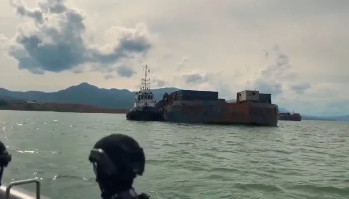 PT DMS Diduga Terlibat Pelayaran Nikel Ilegal, KRI Bung Hatta Sita Dua Tongkang di Konawe Utara