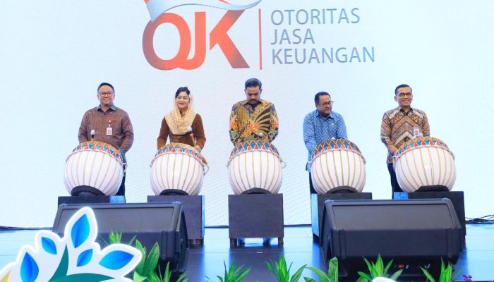 SYARIAH ‘MELEJIT’! Aset Tembus Rp 3.050 T, OJK-Menteri UMKM Siapkan Senjata Digital Sapa Umat