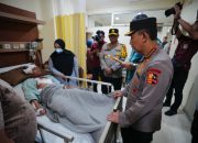 Jenguk Korban, Kapolri Pastikan Trauma Healing Siswa SMAN 72 Berjalan Optimal