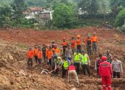 Longsor Cibeunying Timbun 21 Warga, Polri Kerahkan 155 Personel dan 4 Anjing Pelacak K9