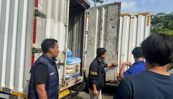 Perdagangan Ilegal Pakaian Bekas Disikat Polisi, Sindikat Balpres di Duren Sawit Dibongkar