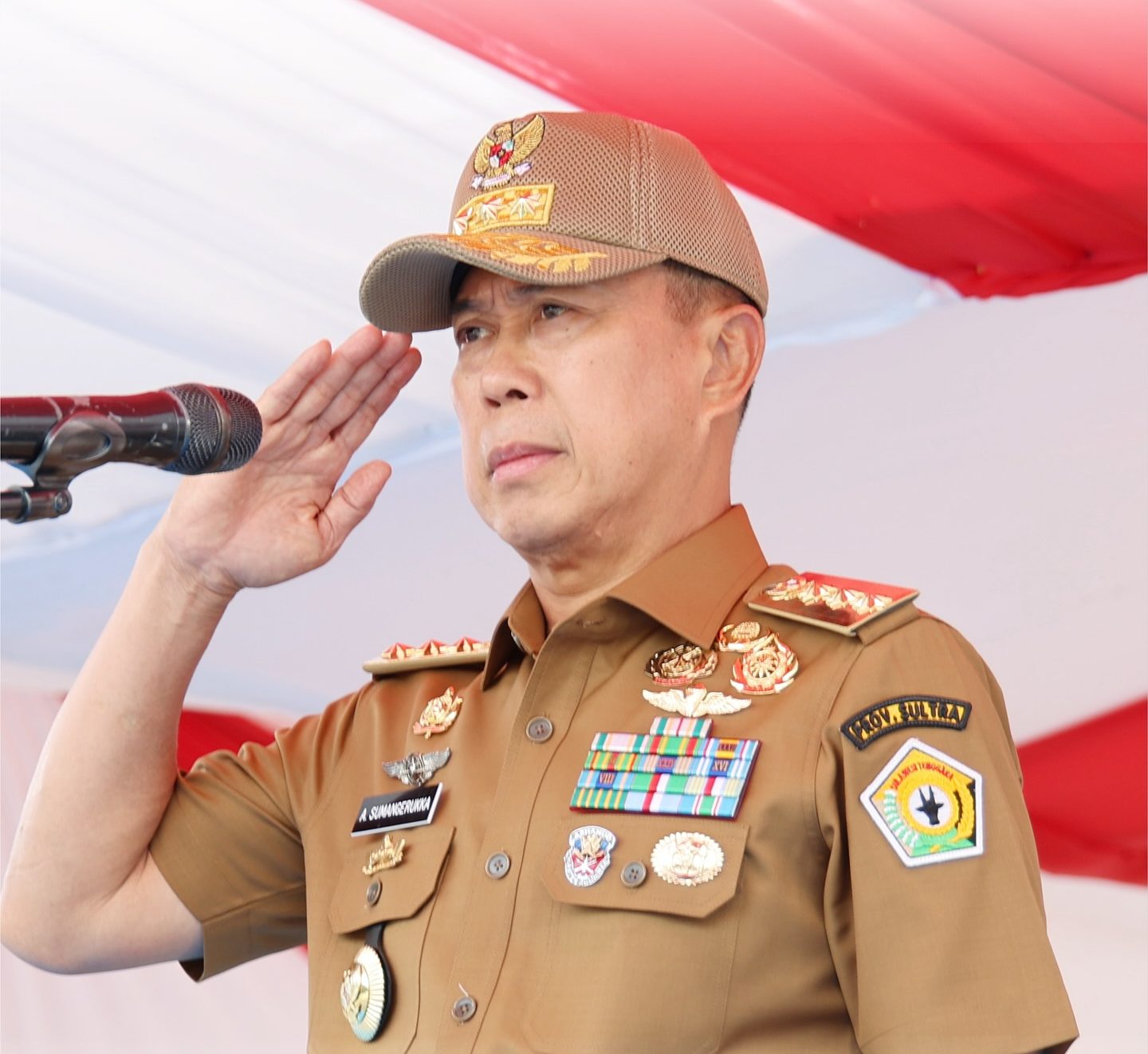 Gubernur Sultra, Mayjen TNI (purn) Andi Sumangerukka