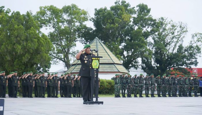 Danrem 143/HO Letakkan Karangan Bunga, Ingatkan Jati Diri TNI AD sebagai Tentara Rakyat