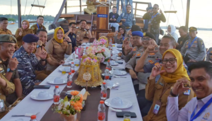 Sentuhan dr. Siska di Teluk Kendari, Hadirkan Pinisi untuk Promosikan Keindahan Kendari dari Atas Laut
