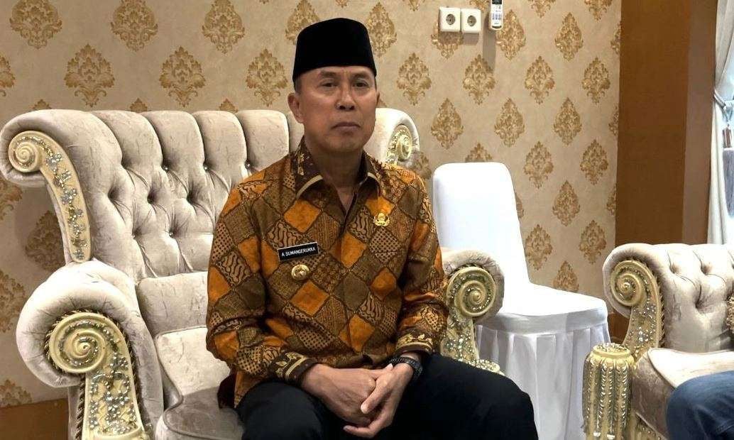 Gubernur Sultra Andi Sumangerukka