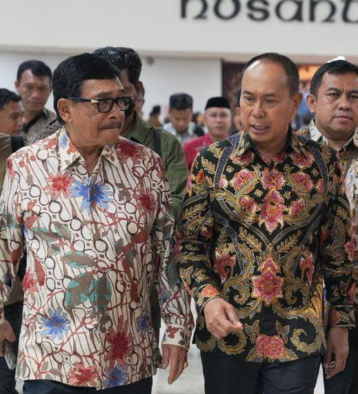 Gubernur Andi Sumangerukka