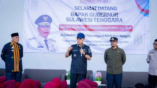 Andi Sumangerukka, Gubernur Sultra, Buton Tengah, Sekolah Rakyat