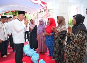 Gubernur Sultra Pasang Listrik Baru untuk 93 Rumah Tangga Tidak Mampu di Wakatobi
