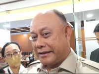 Kepala BGN Dadan Hindayana ditemui usai rapat koordinasi terbatas di Kantor Kementerian Koordinator Bidang Pangan (Kemenko Pangan),