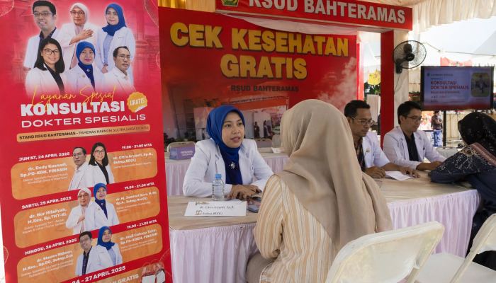 Yuk Cek Kesehatan! Konsultasi Dokter Spesialis Gratis di Stand RSUD Bahteramas