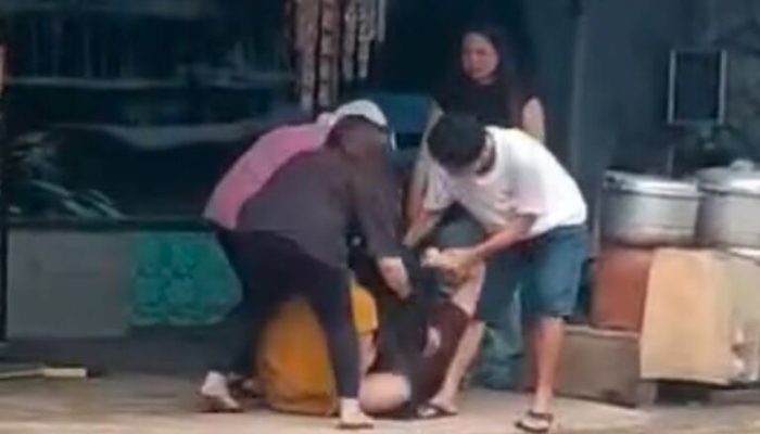 Viral Pedagang Jagung di PJR Pondidaha Konawe Ribut hingga Saling Jambak