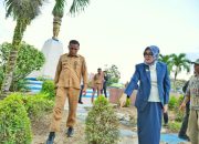 Pertegas Pintu Masuk Kendari, Siska Karina Imran Molek Taman Bundaran Adi Bahasa