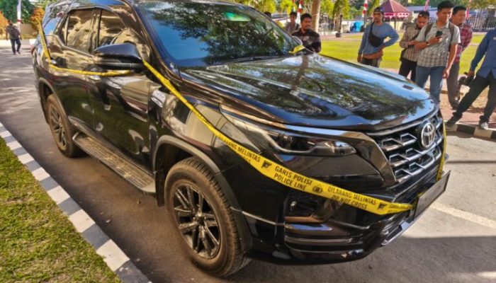 Eks Sekda Konsel Diduga Pakai Mobil Dinas Berpelat Palsu saat Bersama Terduga Selingkuhan