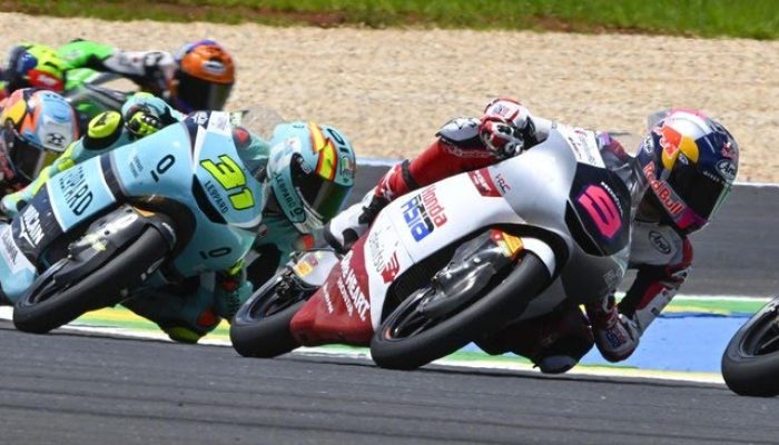 Veda Ega Tembus Tiga Besar di Practice Moto3 Inggris 2026